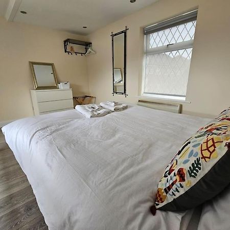 Ferienwohnung 1 Bed House Luton Town Center Exterior foto