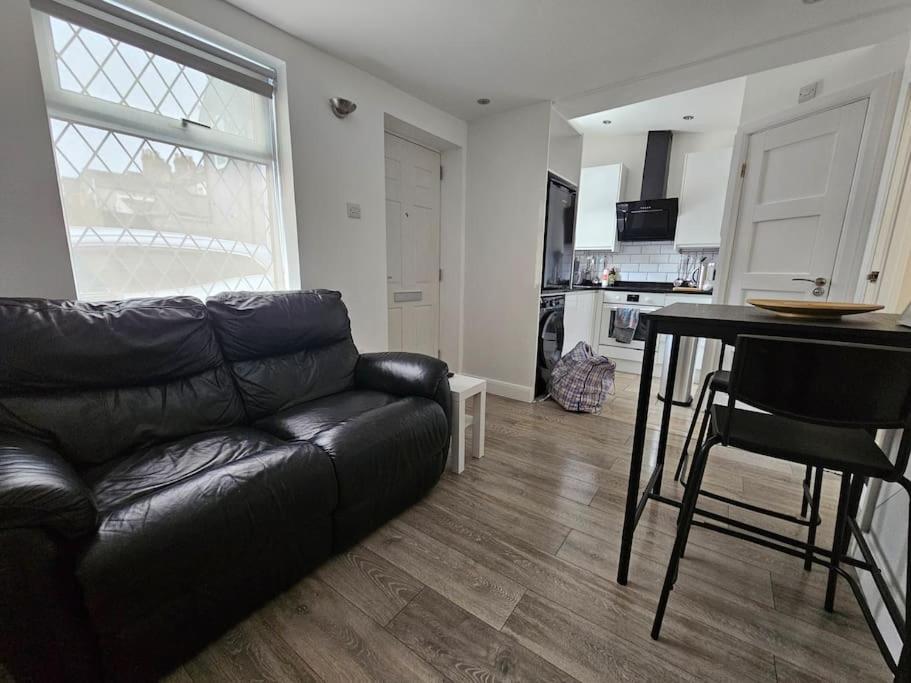 Ferienwohnung 1 Bed House Luton Town Center Exterior foto